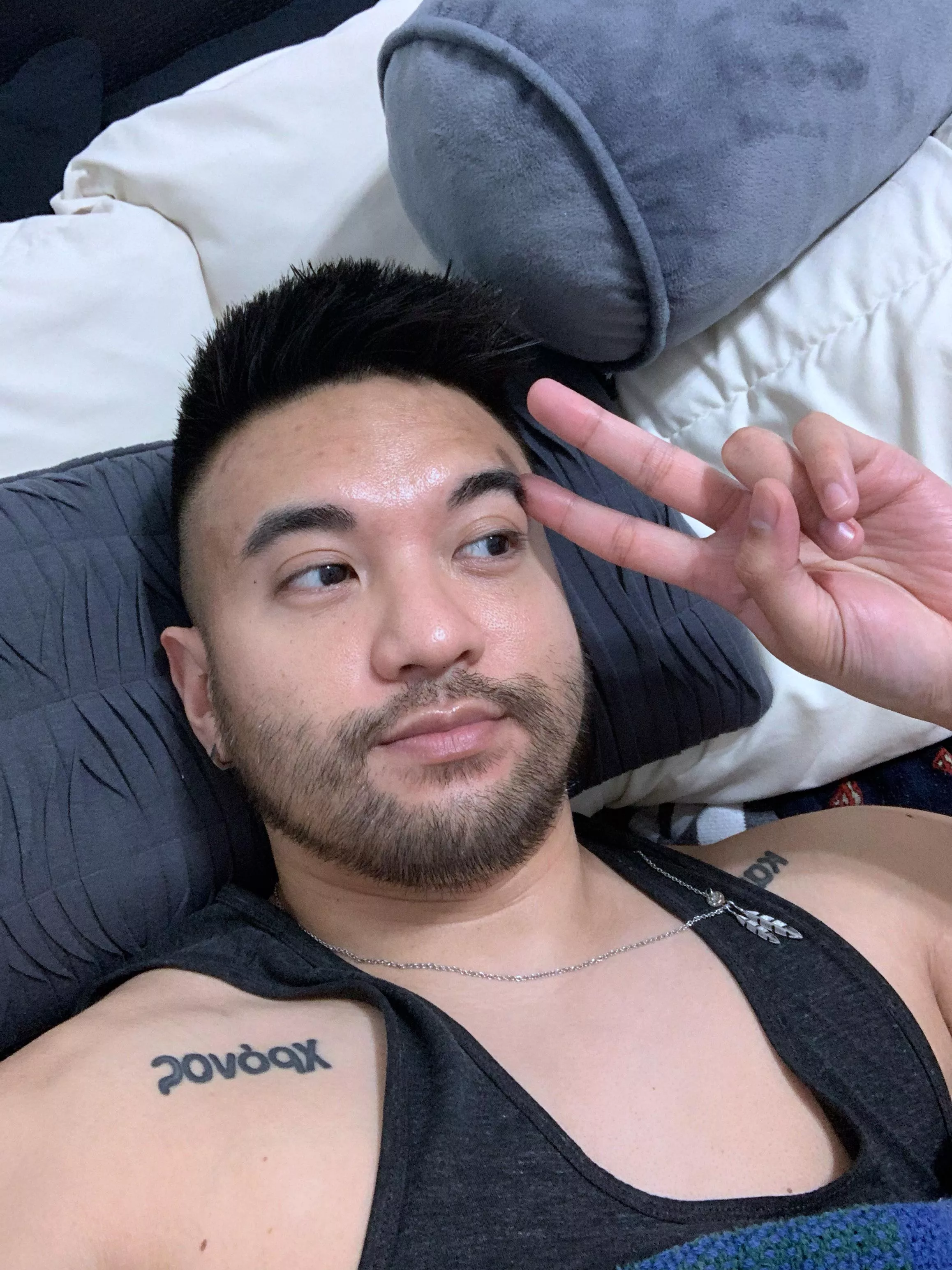 bored, tipsy, watching Attack on Titan. kinda nervous about posting lol