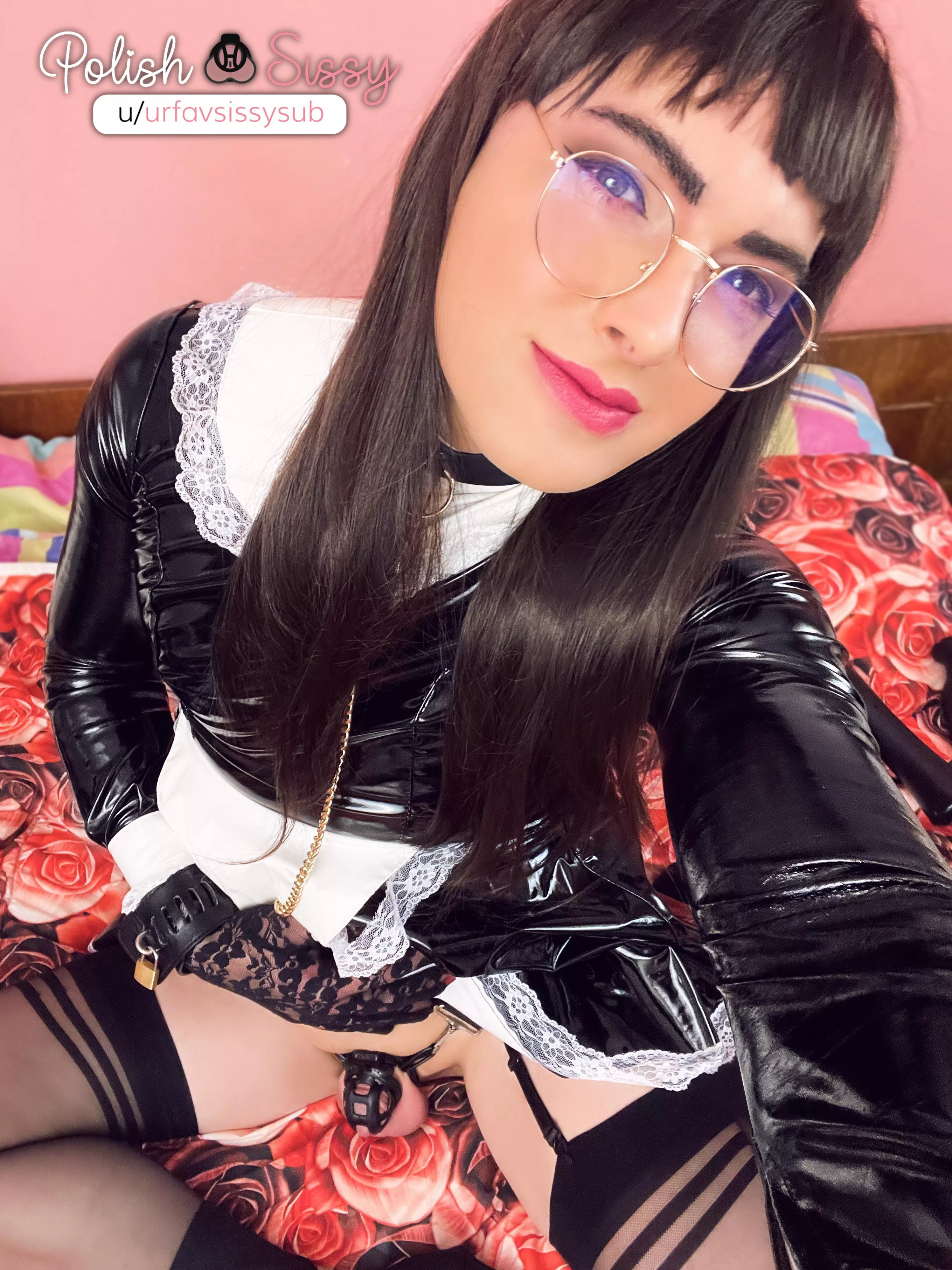 Chastity caged, cuffed & locked maid ready to serve 🖤🤍🔐