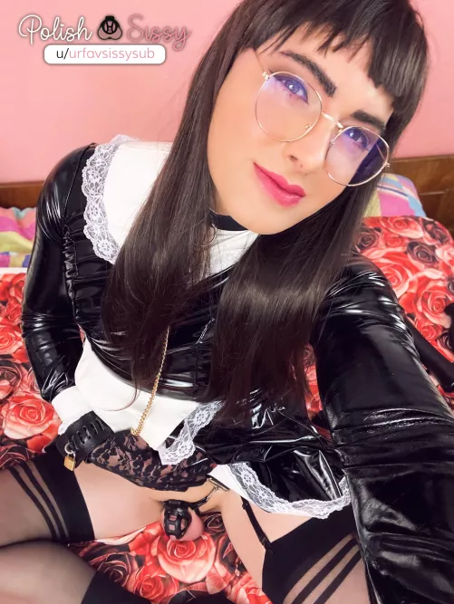 Chastity caged, cuffed & locked maid ready to serve 🖤🤍🔐