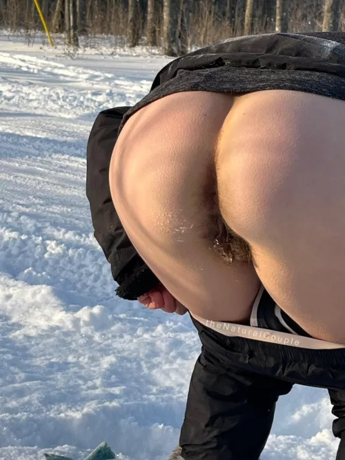 Couldn’t hold it on a frosty day 🥶