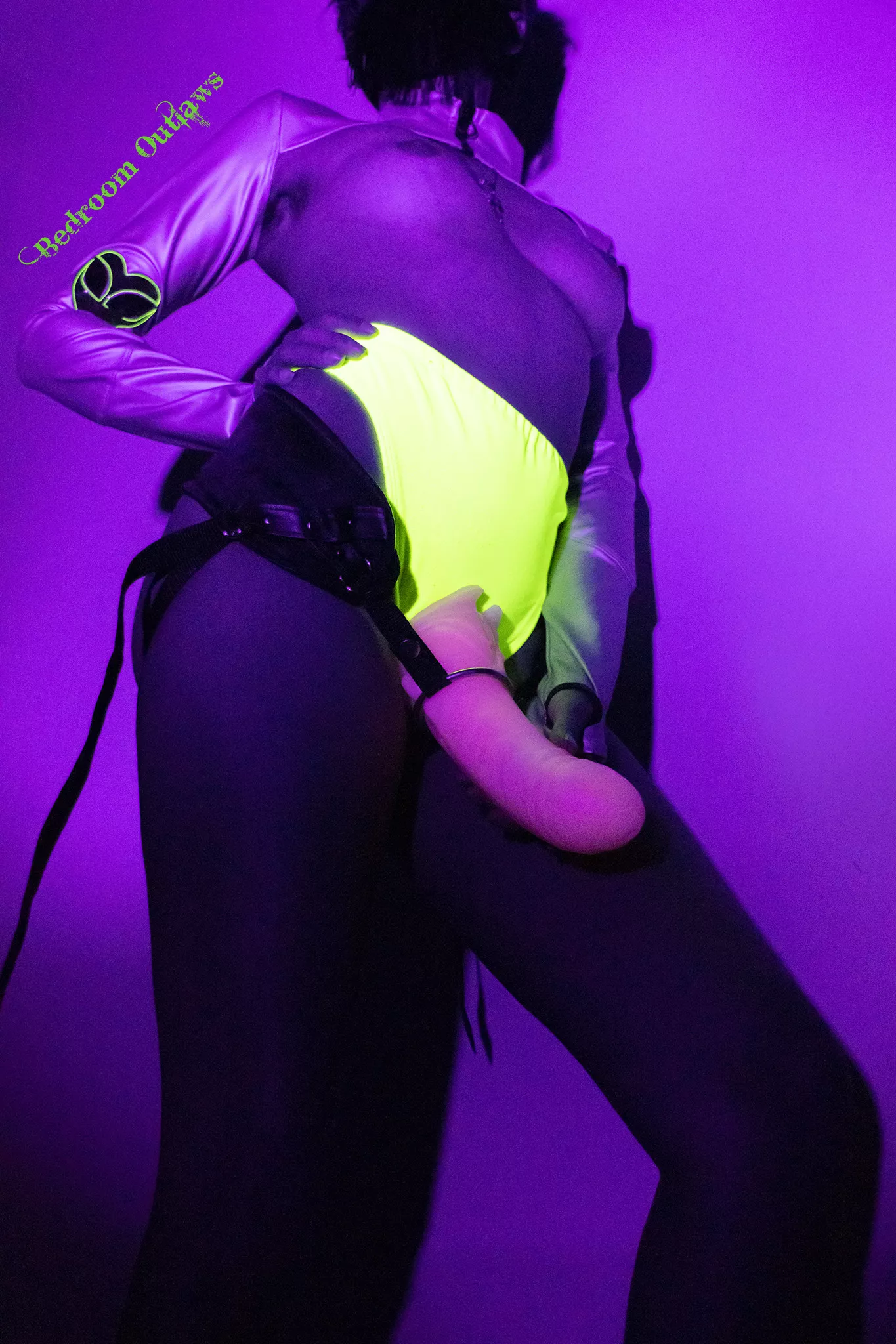 Do you guys like space babes wearing fantasy dongs on their strap-ons?