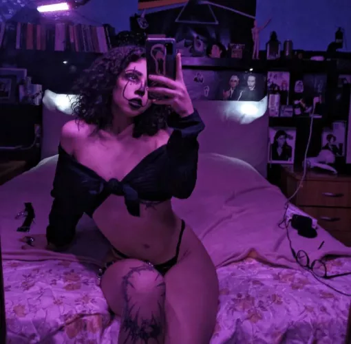 Do you like my clown look ?🌹