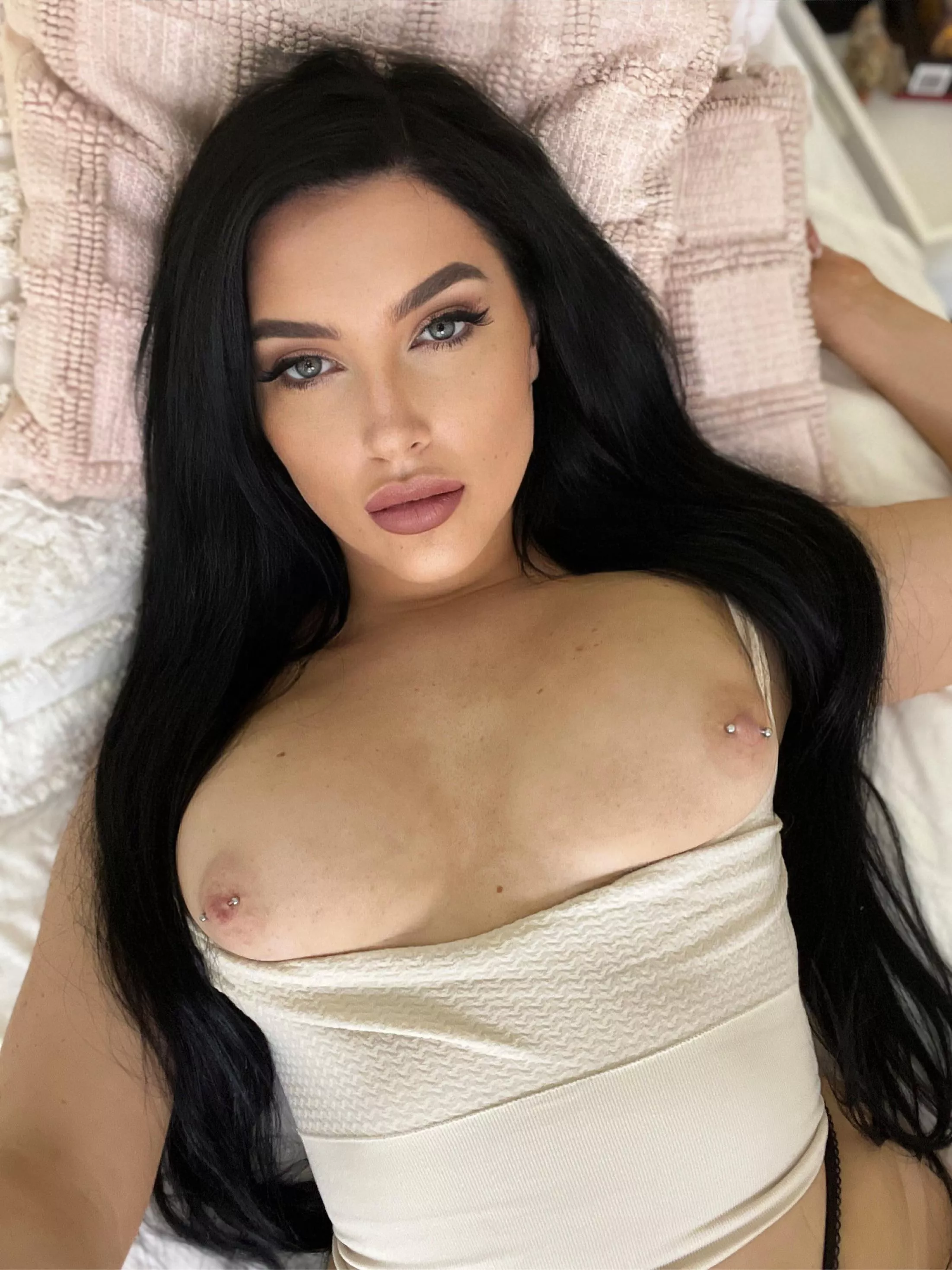 Facial or cum on the tits?