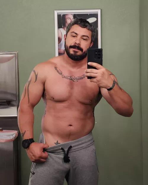 Feeling Beefy... boner uploading... 😉