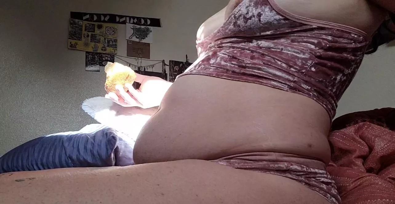 Giving compliments and support on bodies in messages! ;) ❤️