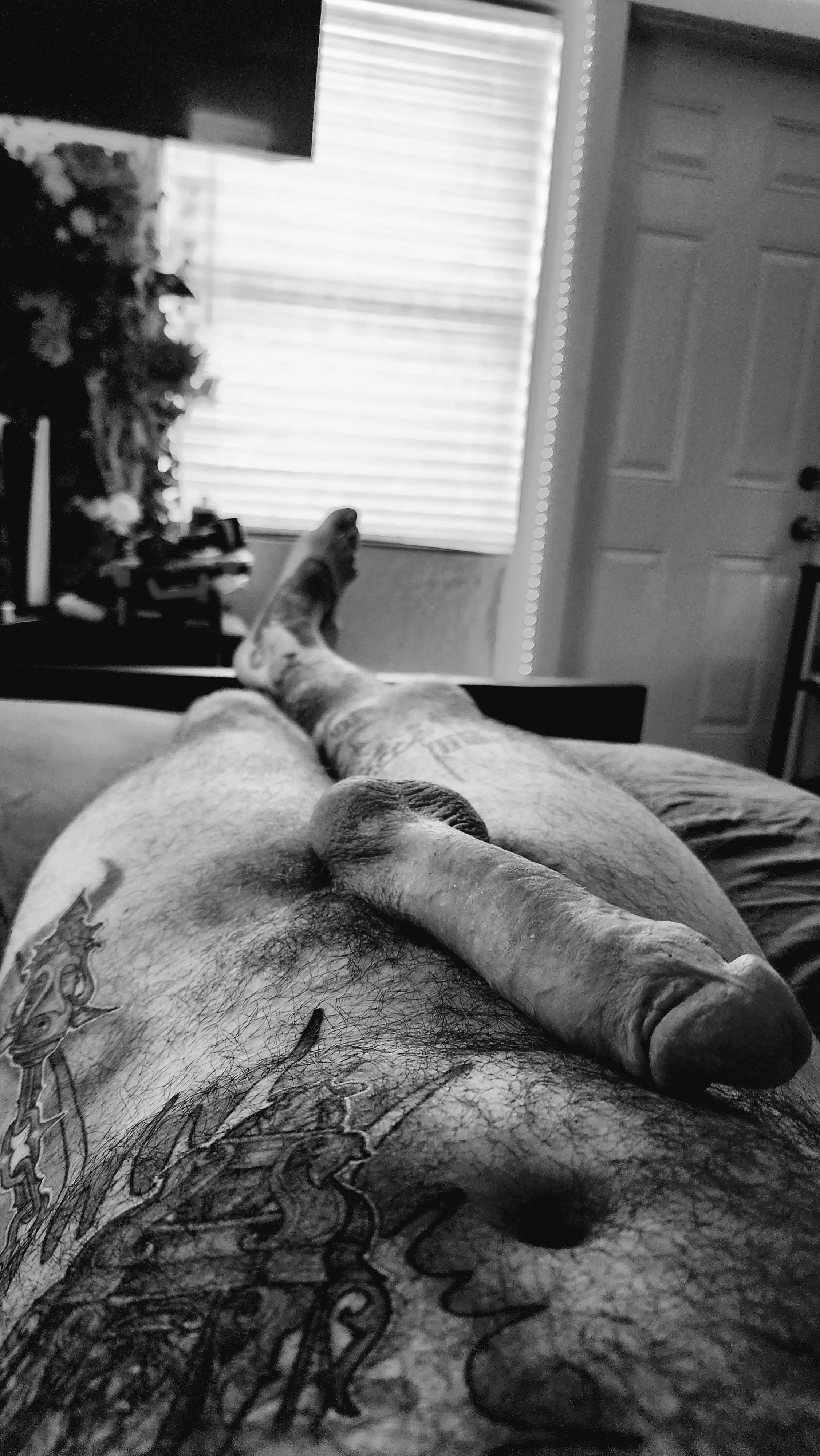 having a nice lazy day. dm's are open for some flirting