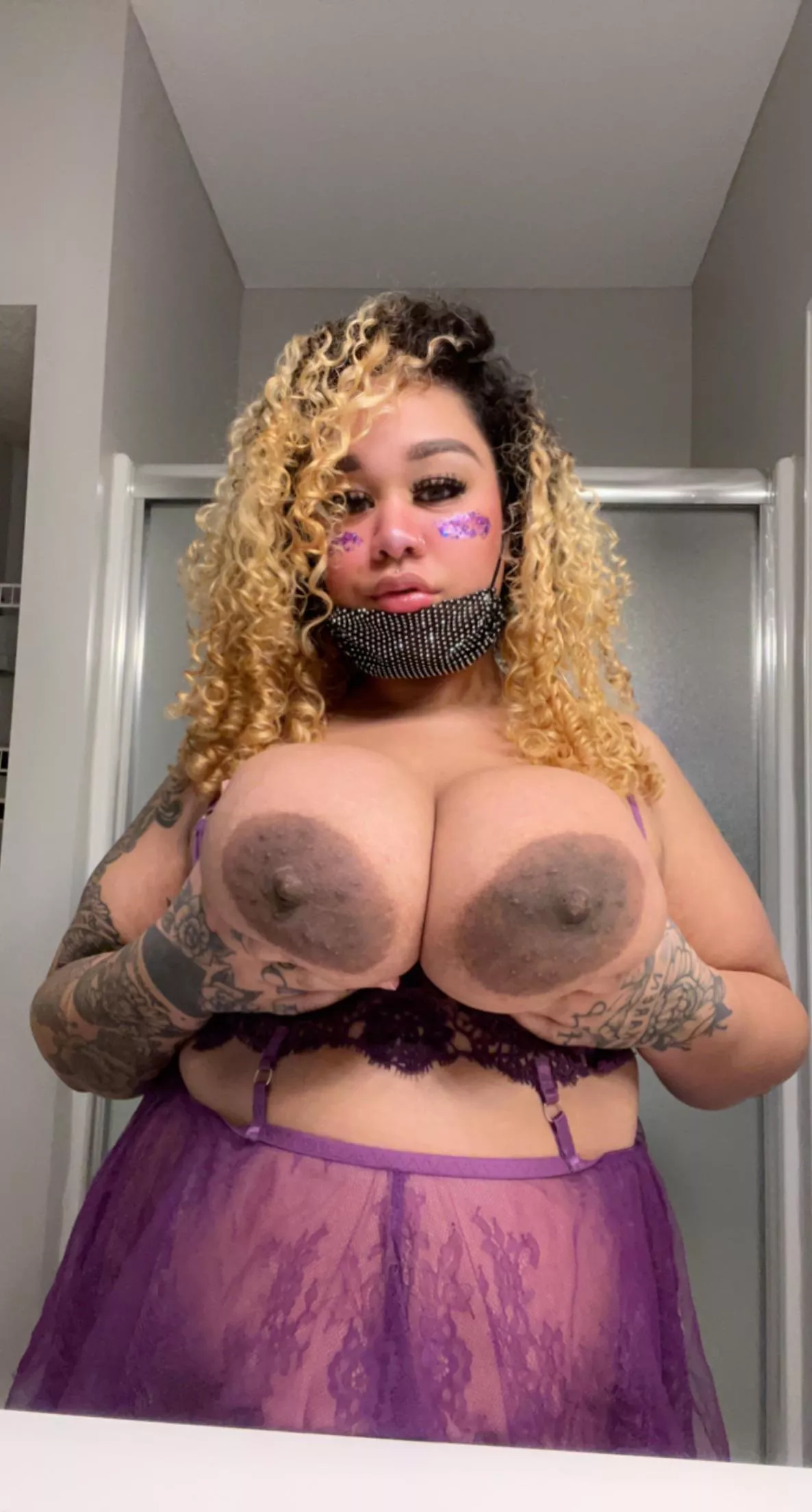 Hehe~ open wide 😽