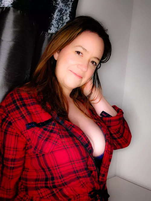 How a milf dresses when they are relaxing