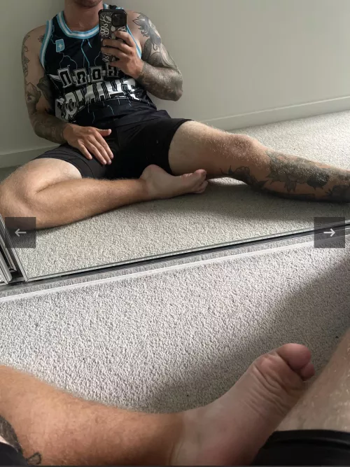 How’s the pose (and the feet 👀)