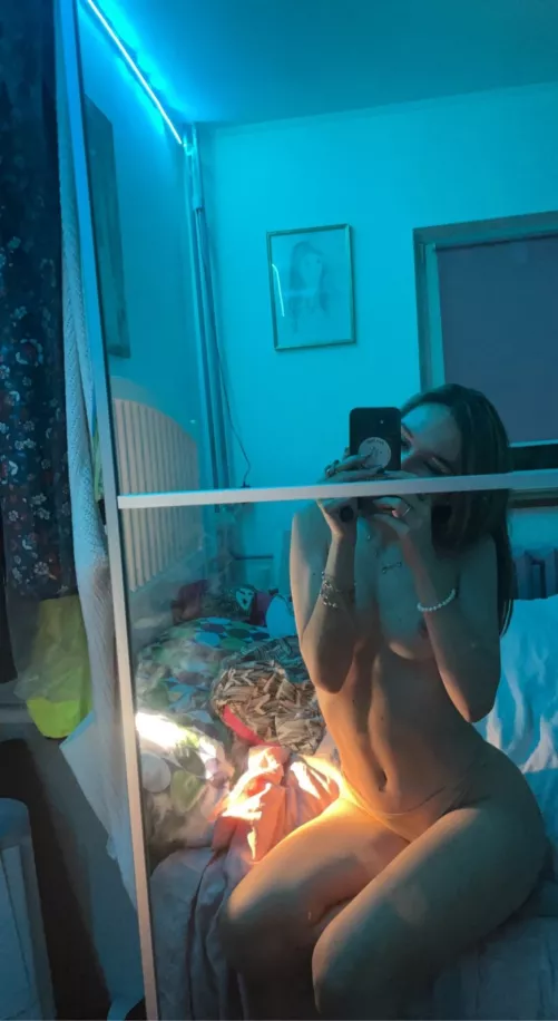 I love having my pussy filled 😋💦