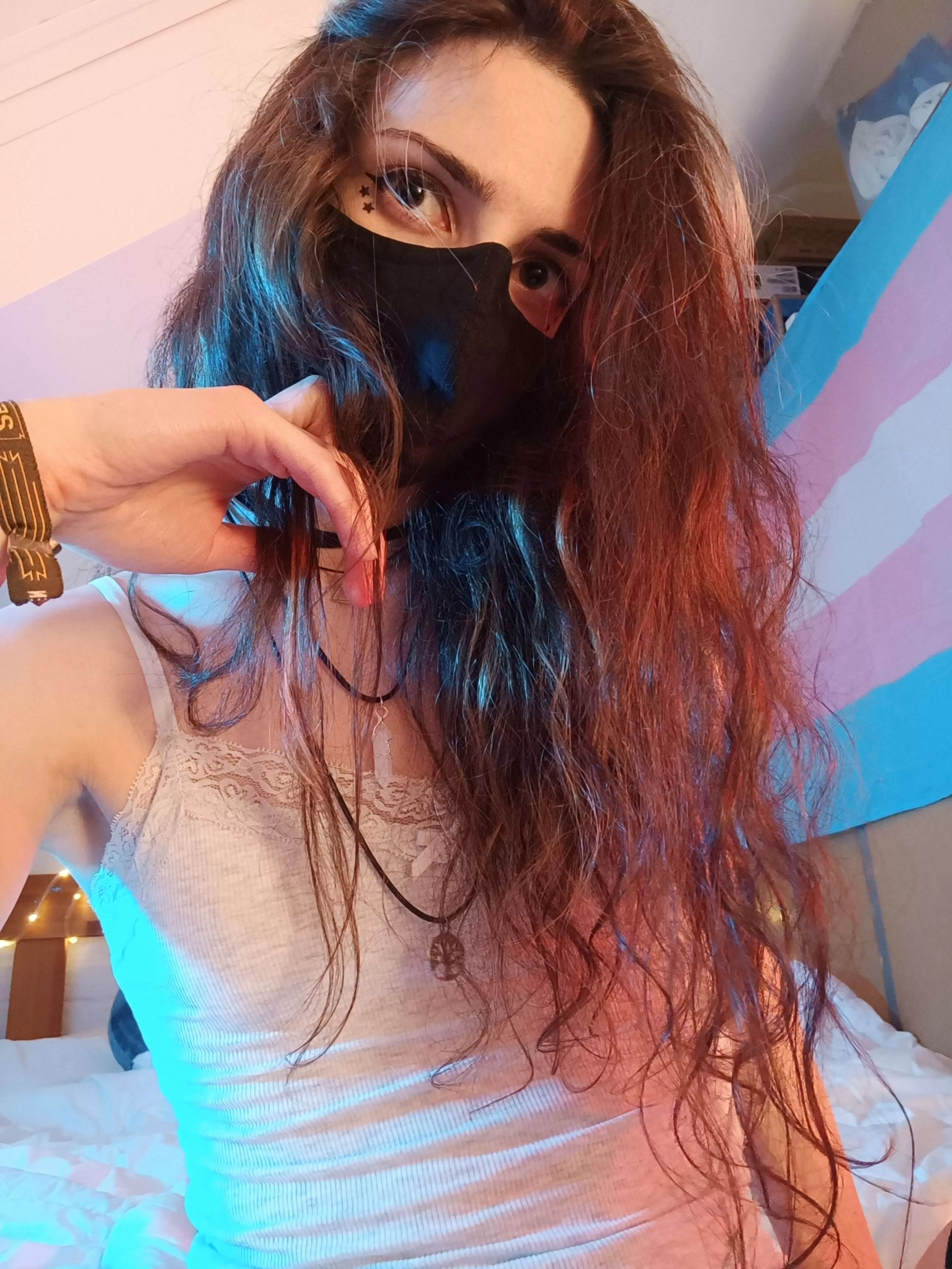 I love how the light hits my hair in this one ✨