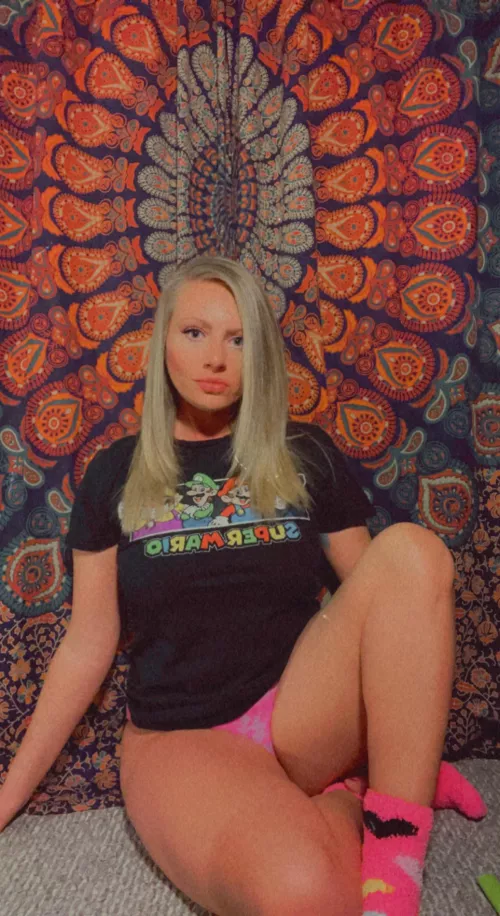 Let’s smoke & play Mario Kart 🎮