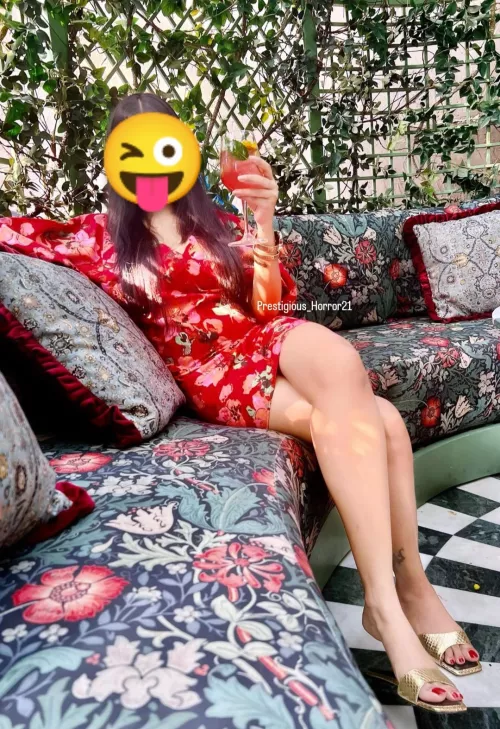 [M] Her husband works abroad and wanted her to have a guy for herself so here we're on our first date🍻