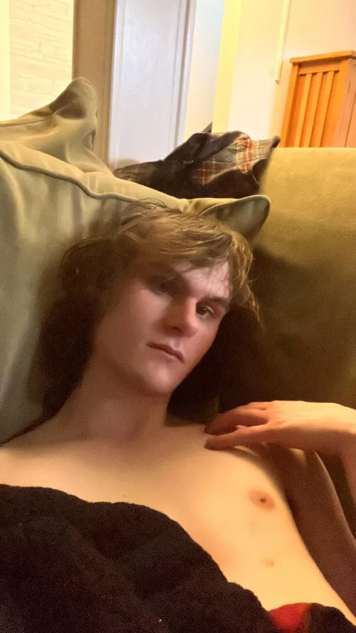 Medival PRINCE 🧝🏻‍♂️ seeking a noble knight ⚔️🛡️