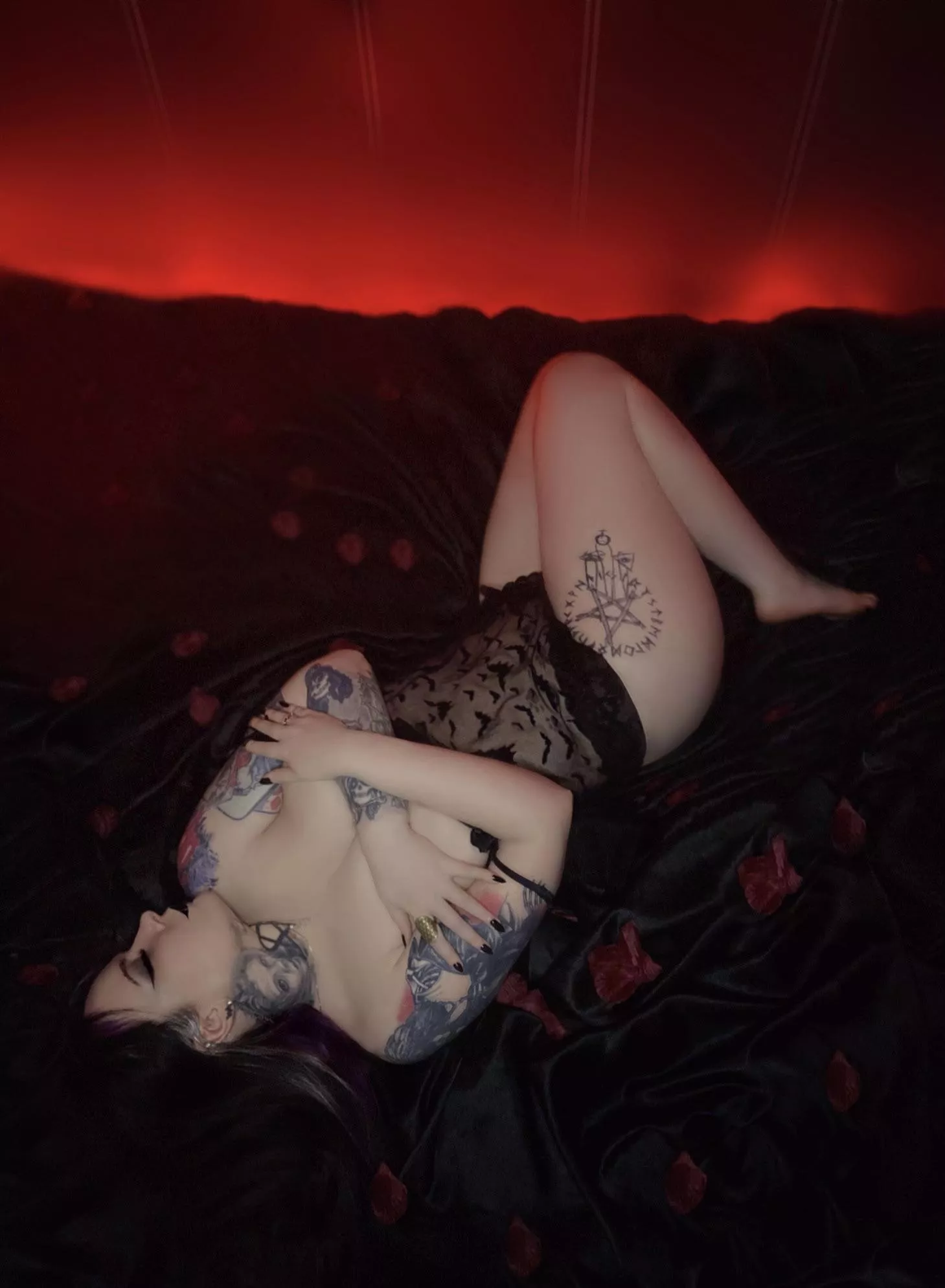 My big tits are thirsty to be caressed