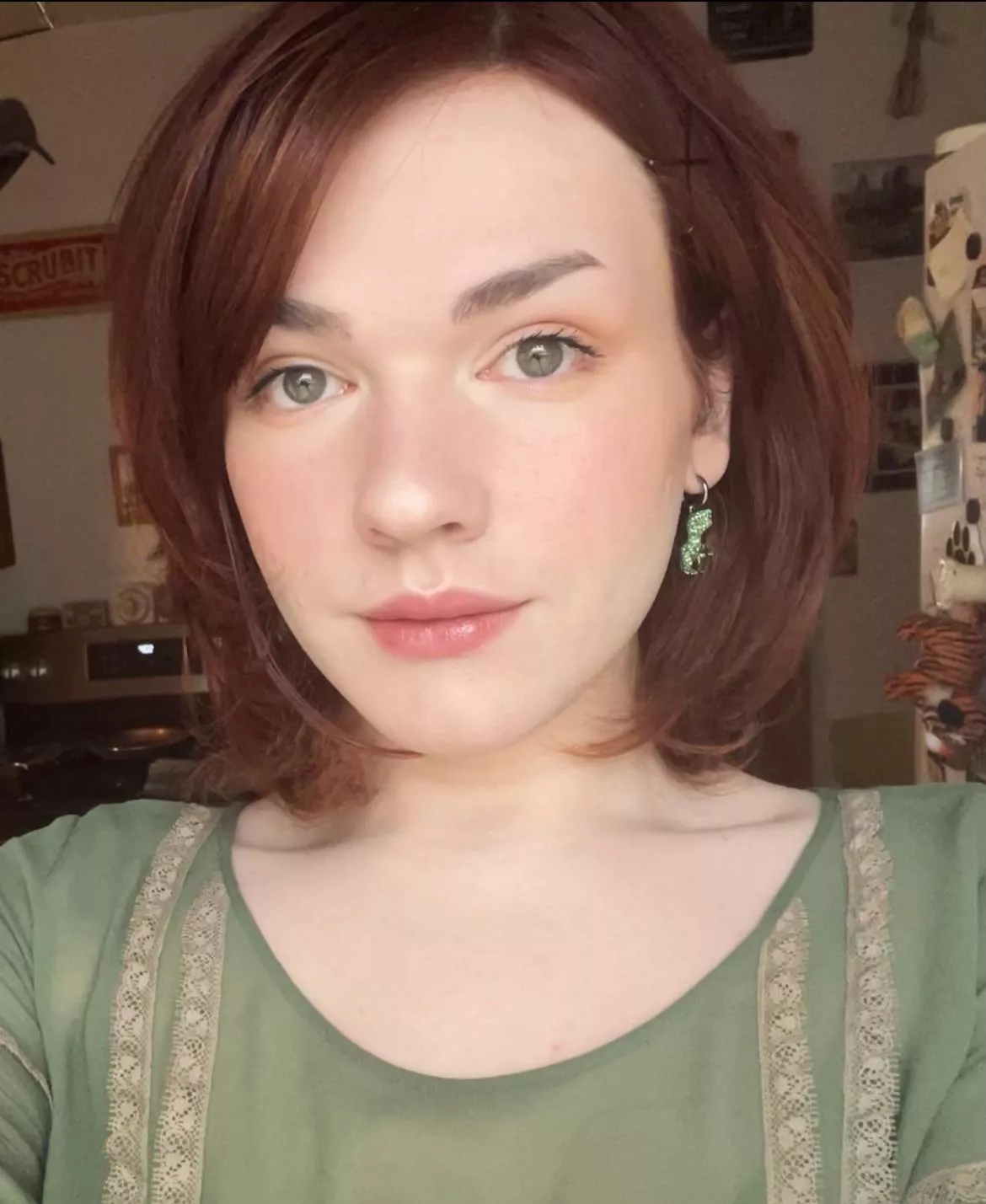 New hair color! It’s getting so long, I can put it in a ponytail now! I feel so pretty c: