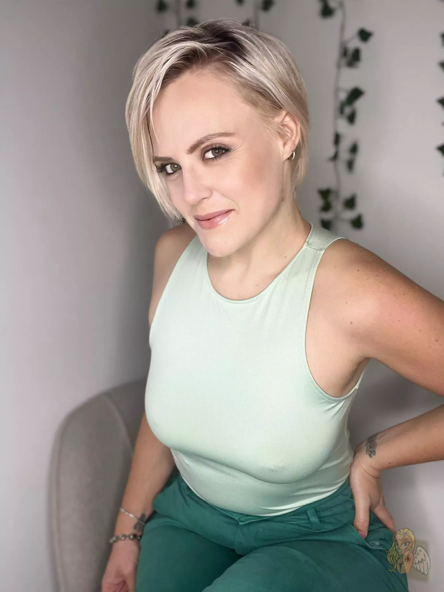 Nothing like a nipple stand to get the attention of the boys… and the girls