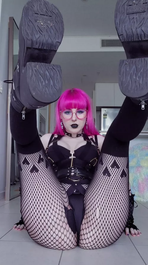 Open wide, cum inside