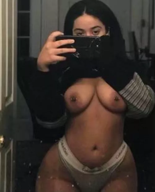 Proud lil thot☺️