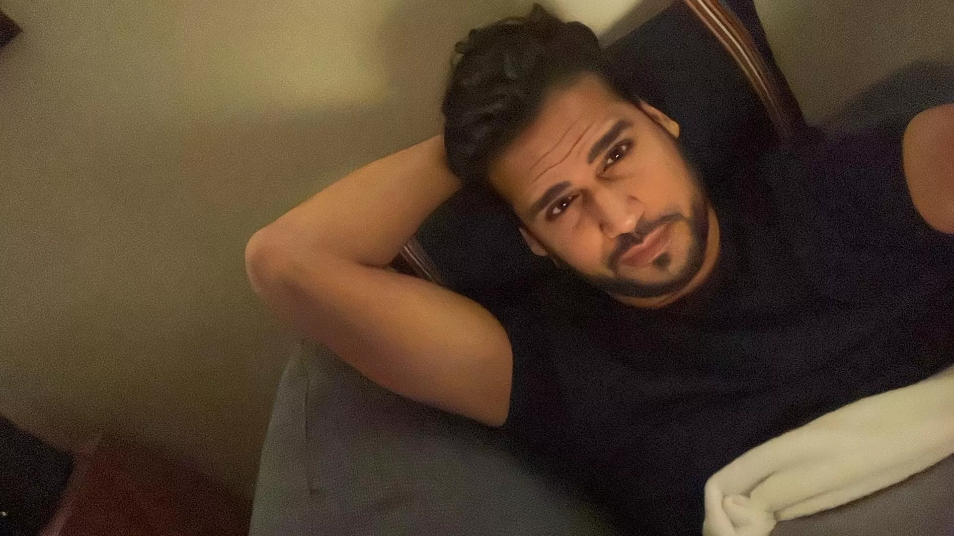 Random study selfie 🤷🏽‍♂️