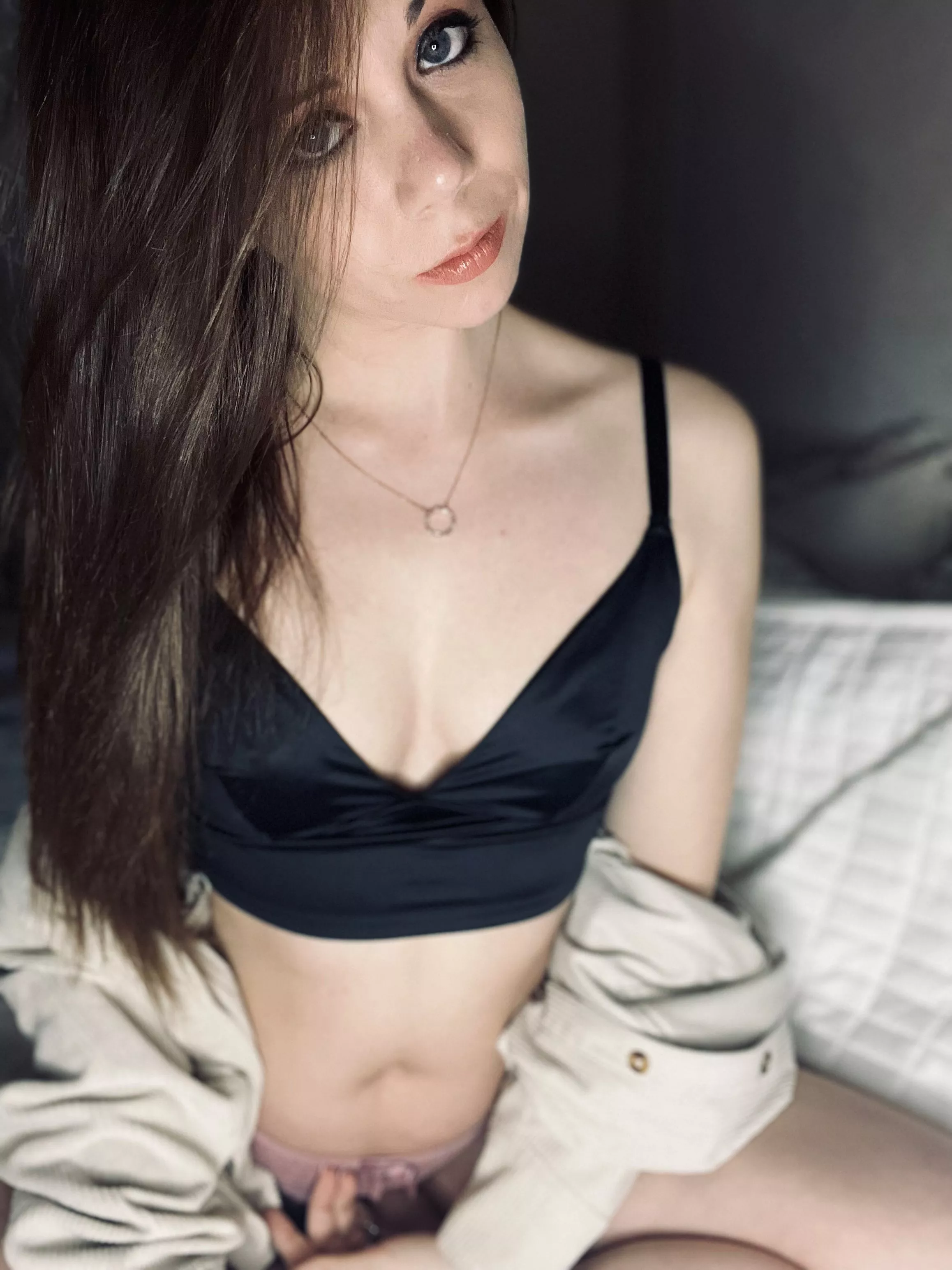 [Selling] sweet yet very naughty😏😉 I OFFER...CUSTOMS🖤LIVE SEXTING🖤PREMADES🖤GIRLFRIEND EXERIENCE🖤PANTIES& MORE! KIK: NovahKnight SNAPCHAT: novvahknight TEL: novahknight1005 🖤😏