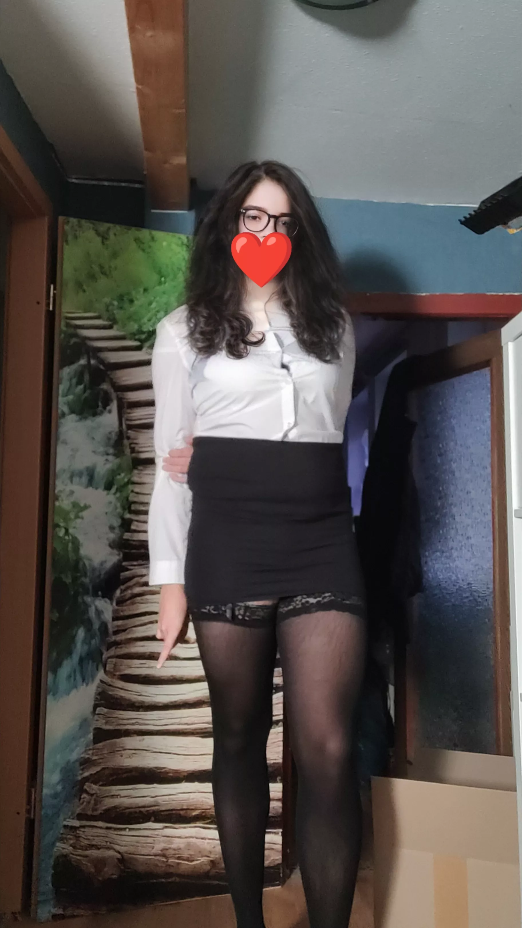 Someone looking for a Femboy Secretary? 👀