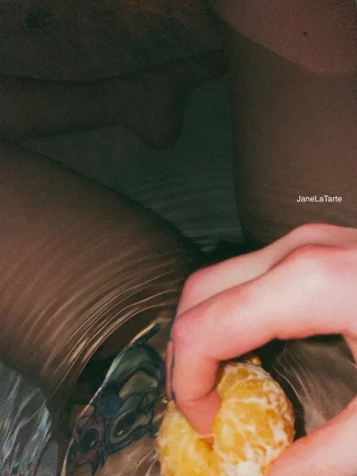 Sunday snacks in the bath 🍊 Which would you eat first?