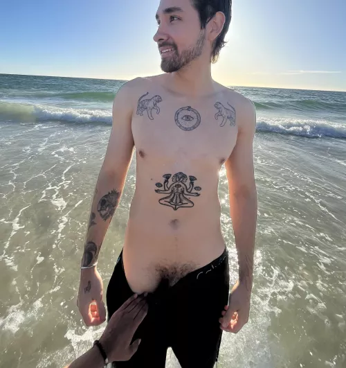 That’s not a nude beach baby calm down 🫣