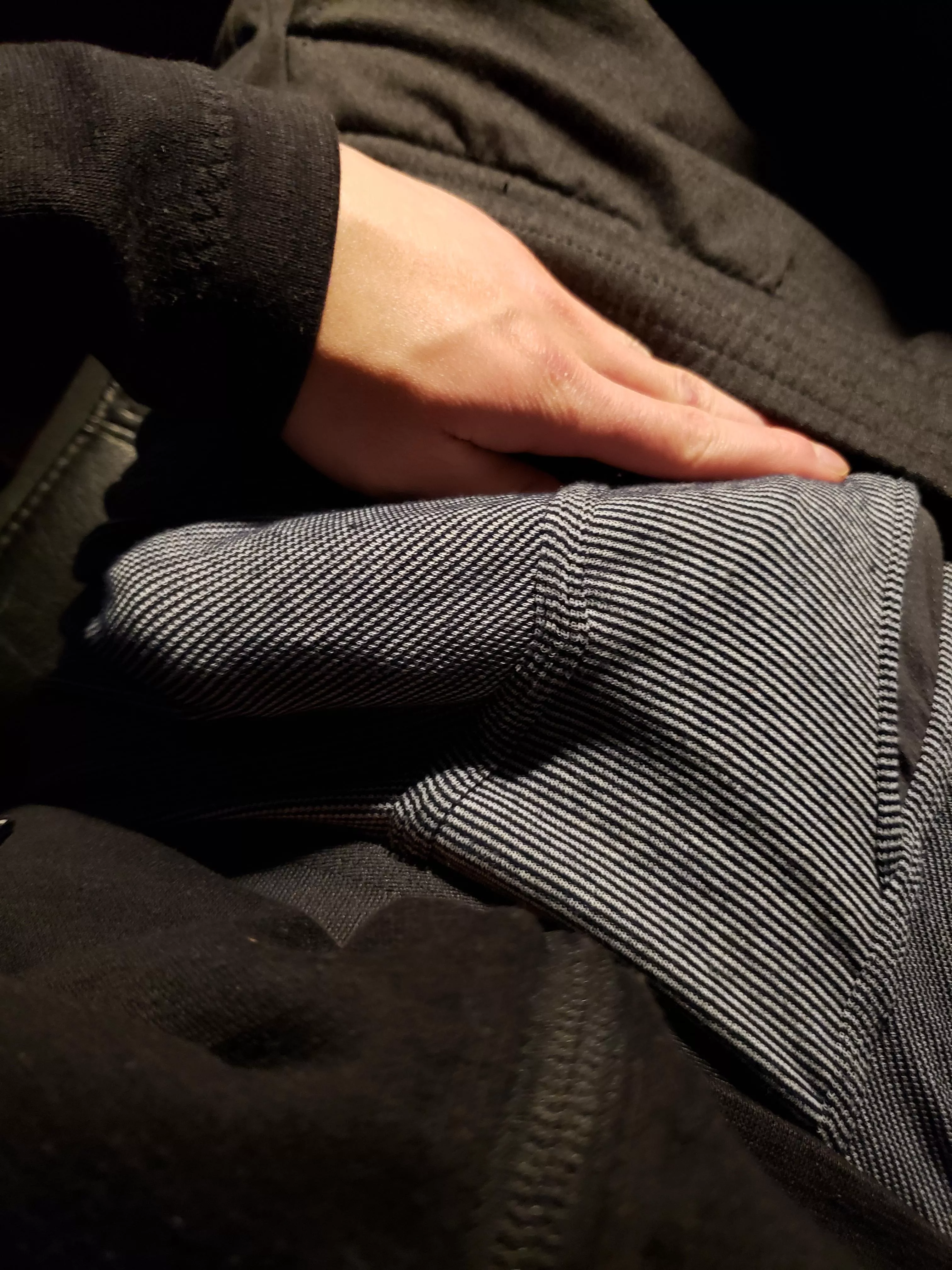 This is what's hiding inside my pants beside you at the dinner table, wyd?