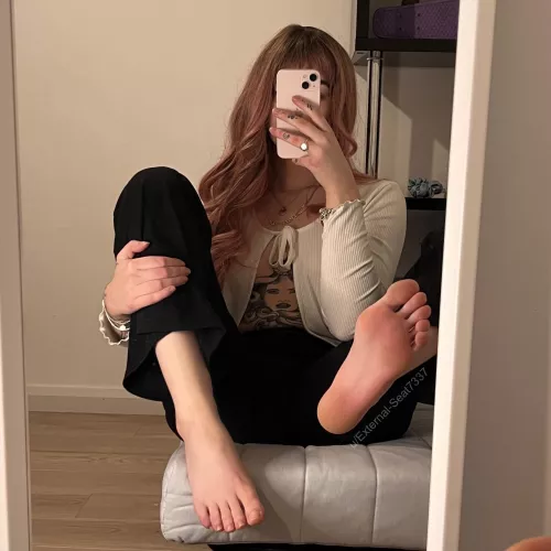 Toes that are perfect for sucking 🤤