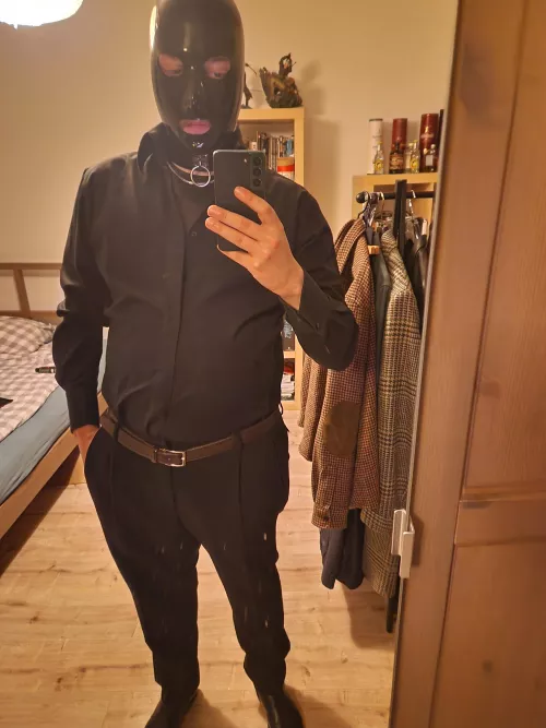 wearing a latextop with a collar under my casual clothes additionally a hood 😈