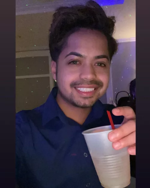 Would you be my date tonight 💕