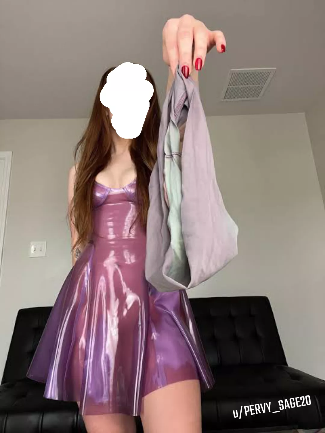 Would you sniff my panties😘😘