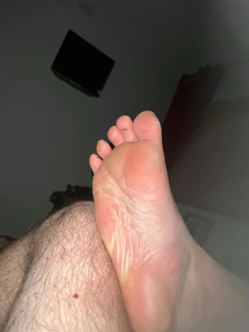 You smell my feet I smell your feet and I suck that dick of yours😉 it’s pretty stinky