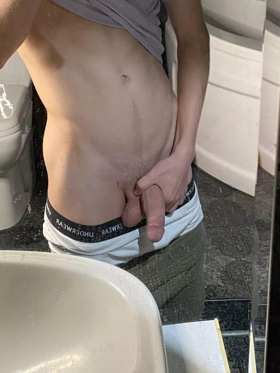 18m fit big dick. who can show big dick with face? i show too! MUST fit and BIGD DICK! +hang balls +soft dick snap: dinelfit