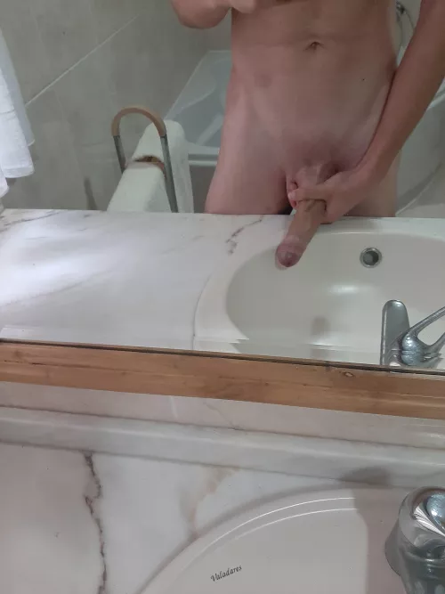 19 f.nunes2002 LF skinny petite shaved bttms LOVE fem/long haired/asian hmu