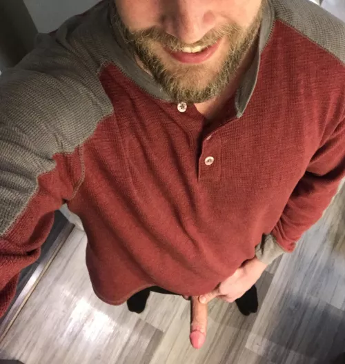 [32] Hurry over and claim your 6’6 Dilf