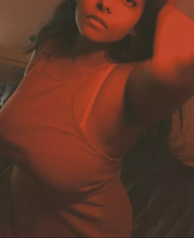 5'2 indian slut here 😗