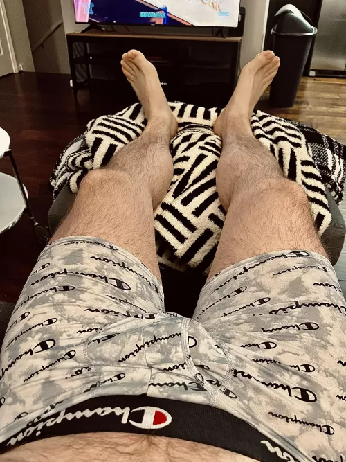 Any admirers of tops? The feet too🦶🏼😏