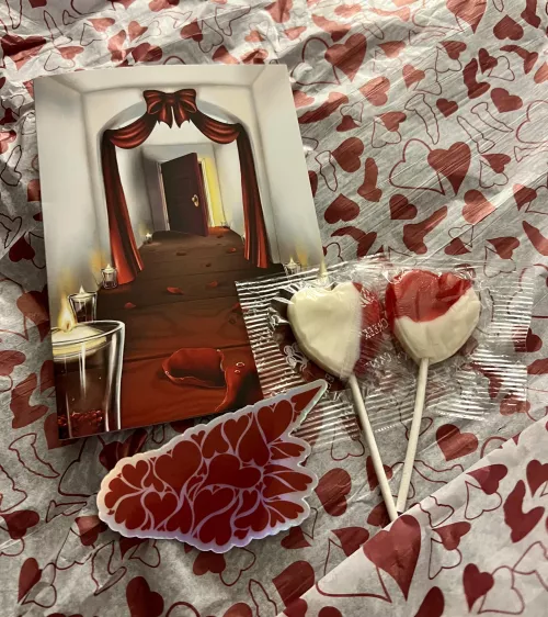 Bad Dragon wants me to be their Valentine 😍❤️