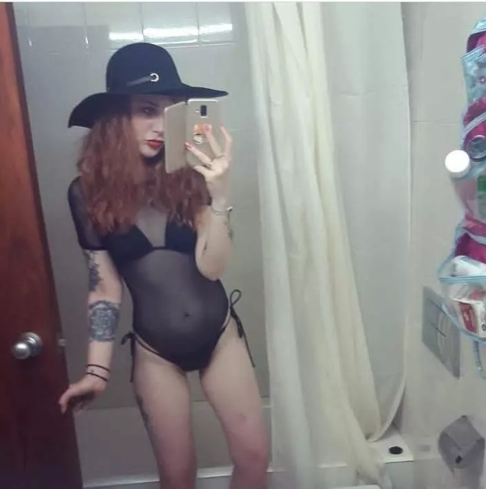 Bored and feeling naughty 🙈