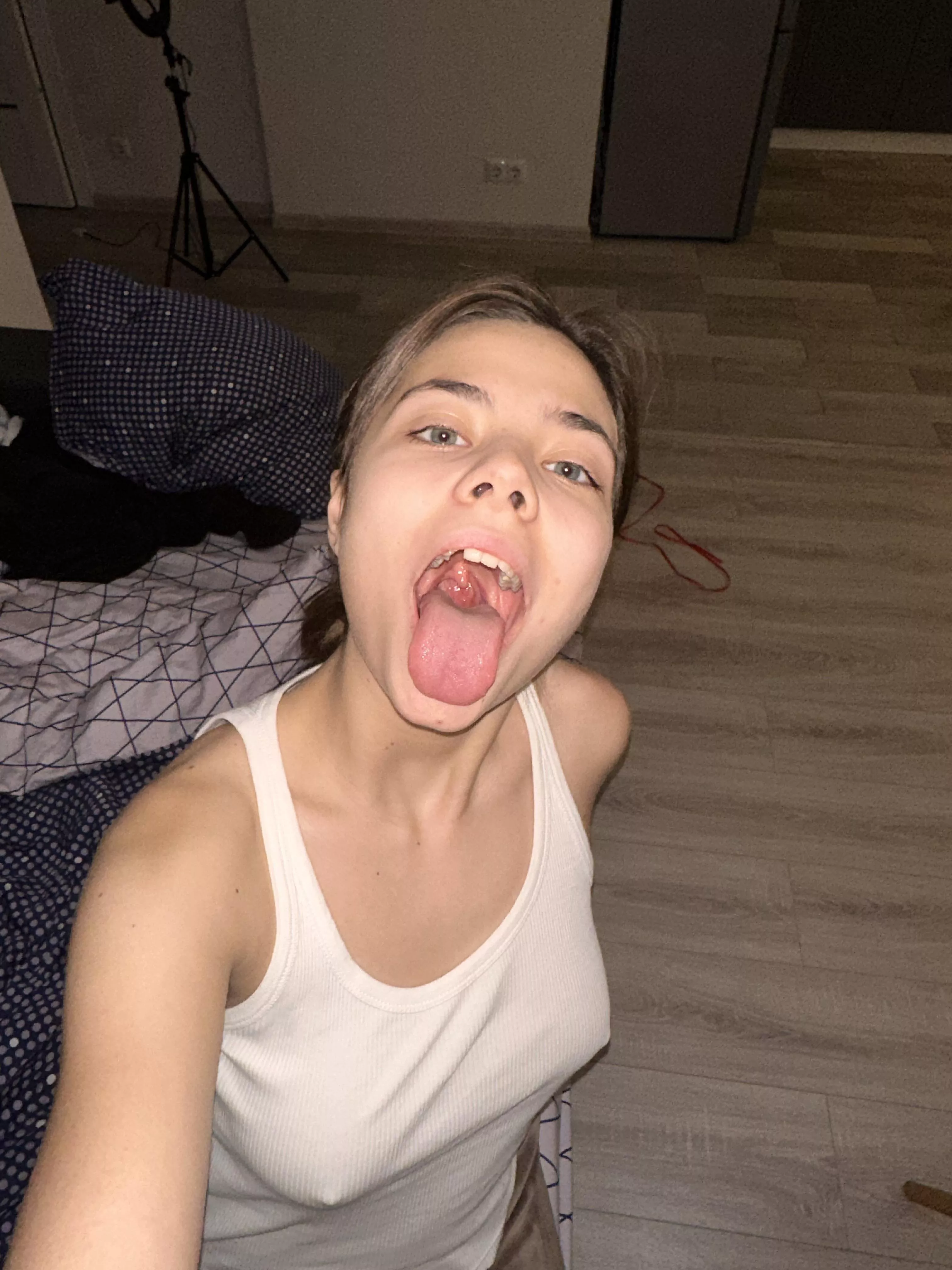 Come and check my throat doctor