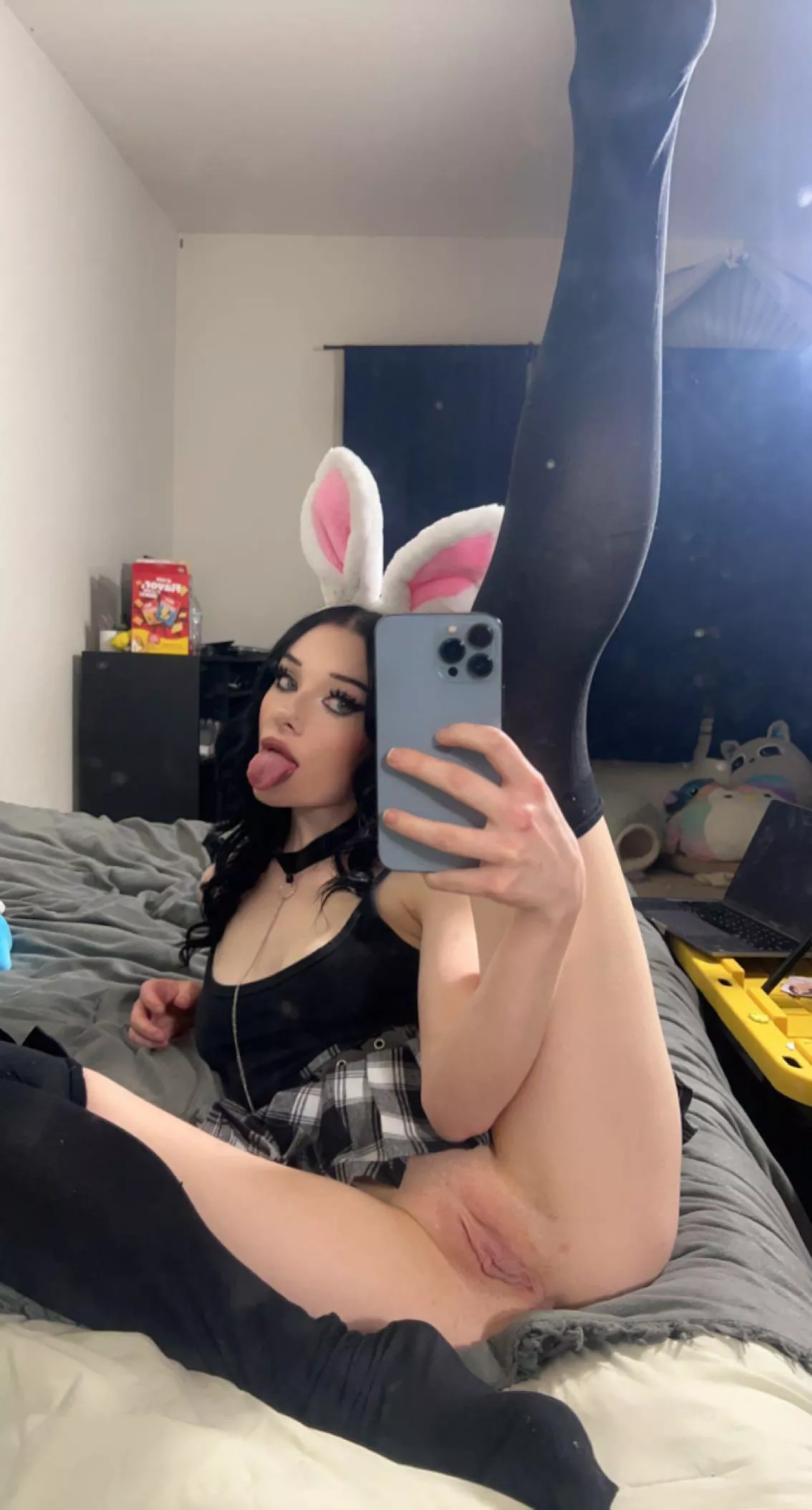 come fuck a goth slut. i’m not on birth control hehe