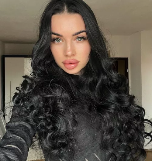 Curly hair makes me more sexier