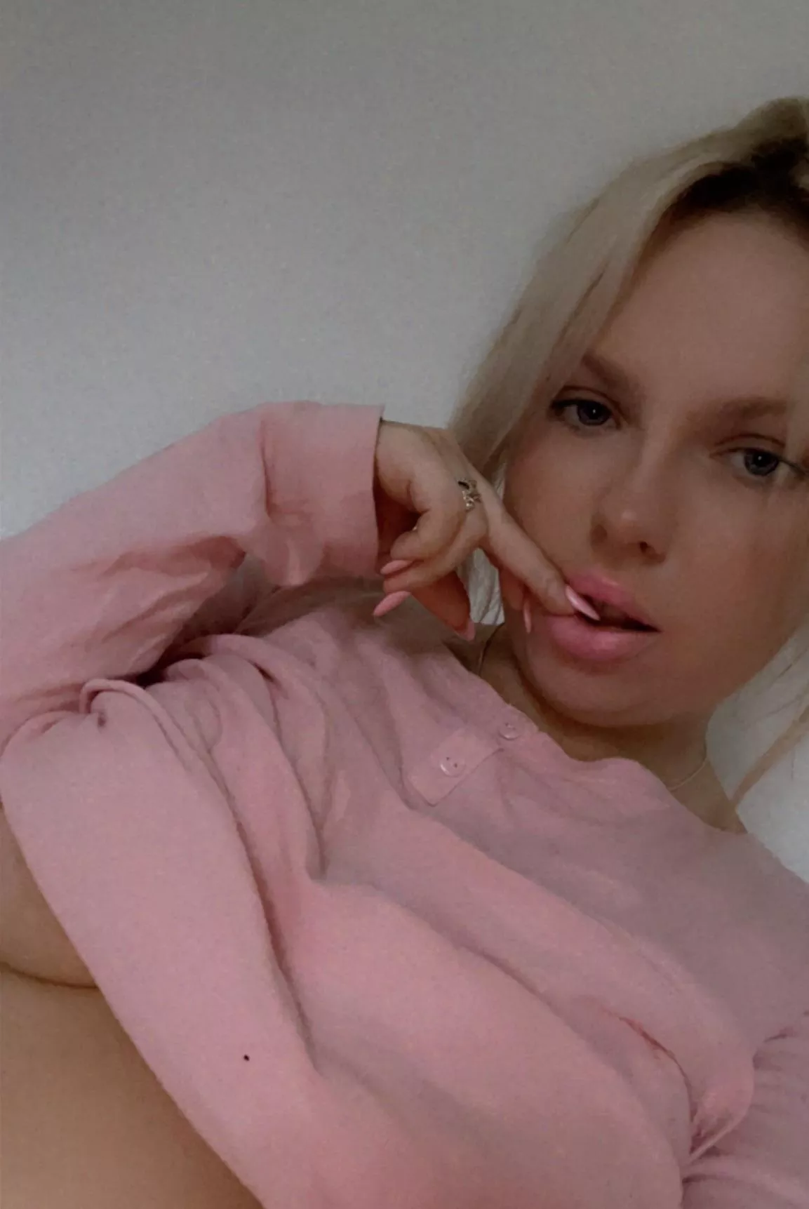 Do you like petite sexy blondes 👱🏻‍♀️