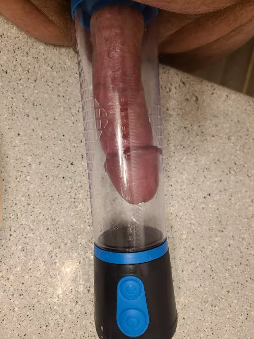 Even a bottom likes a good pump session!