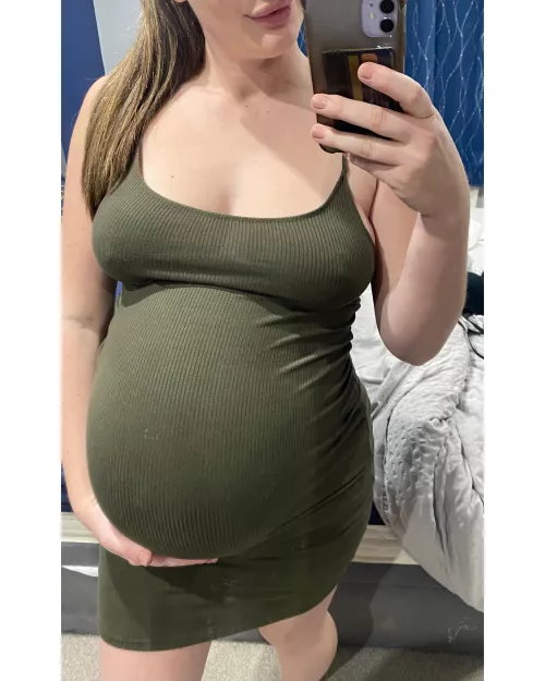Full term bump 🤰🏻🙈