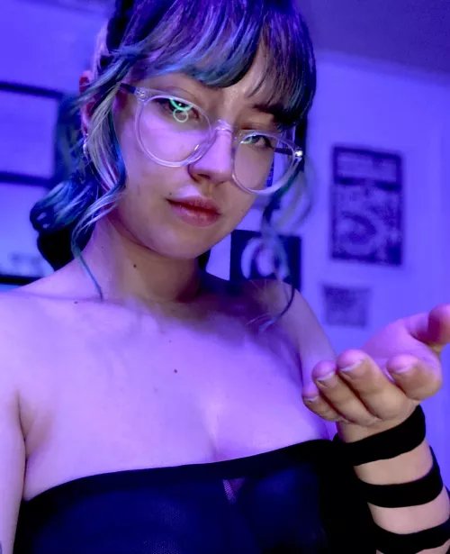 Handover 🫴 your keys to me! after locking up your pathetic little 2 inch could never satisfy my hot 🥵 delicious 🤤 body. I’m in mood right now to humiliate. Say yes and get my task