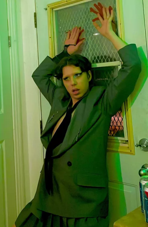 hi everyone!! this is my first time posting here. I’ve started playing valorant approximately one month ago and i’m looking for friends to play with:) i’m not super good since i’ve been playing MOBAs for 7 years now. (League of legends mostly). I