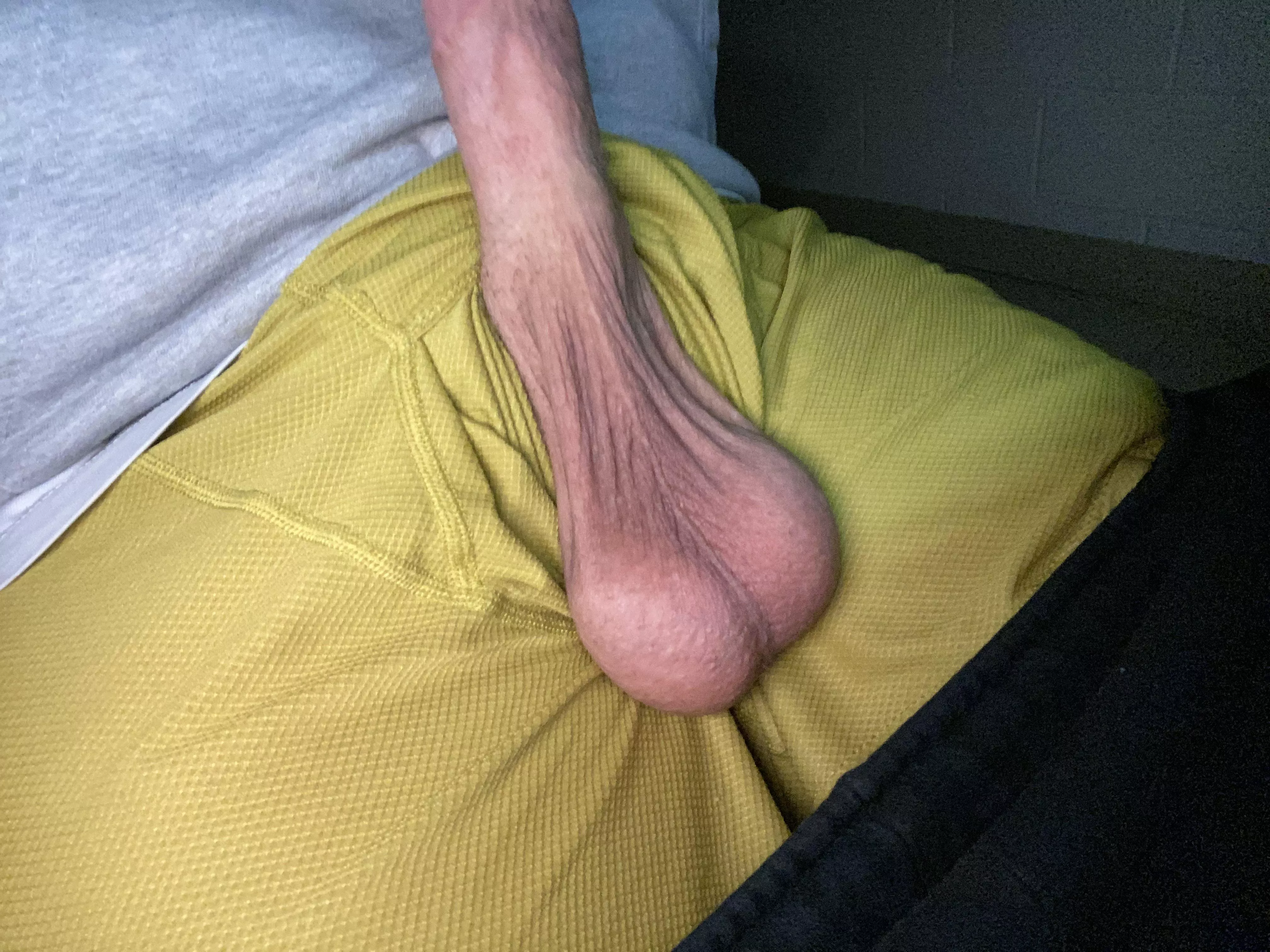 I get so hard while working out bc I fell these swinging around ;)